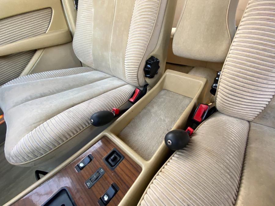 Интерьер Mercedes-Benz 280 SE (W126) 1983 года  (EU) (фото 41 из 62)